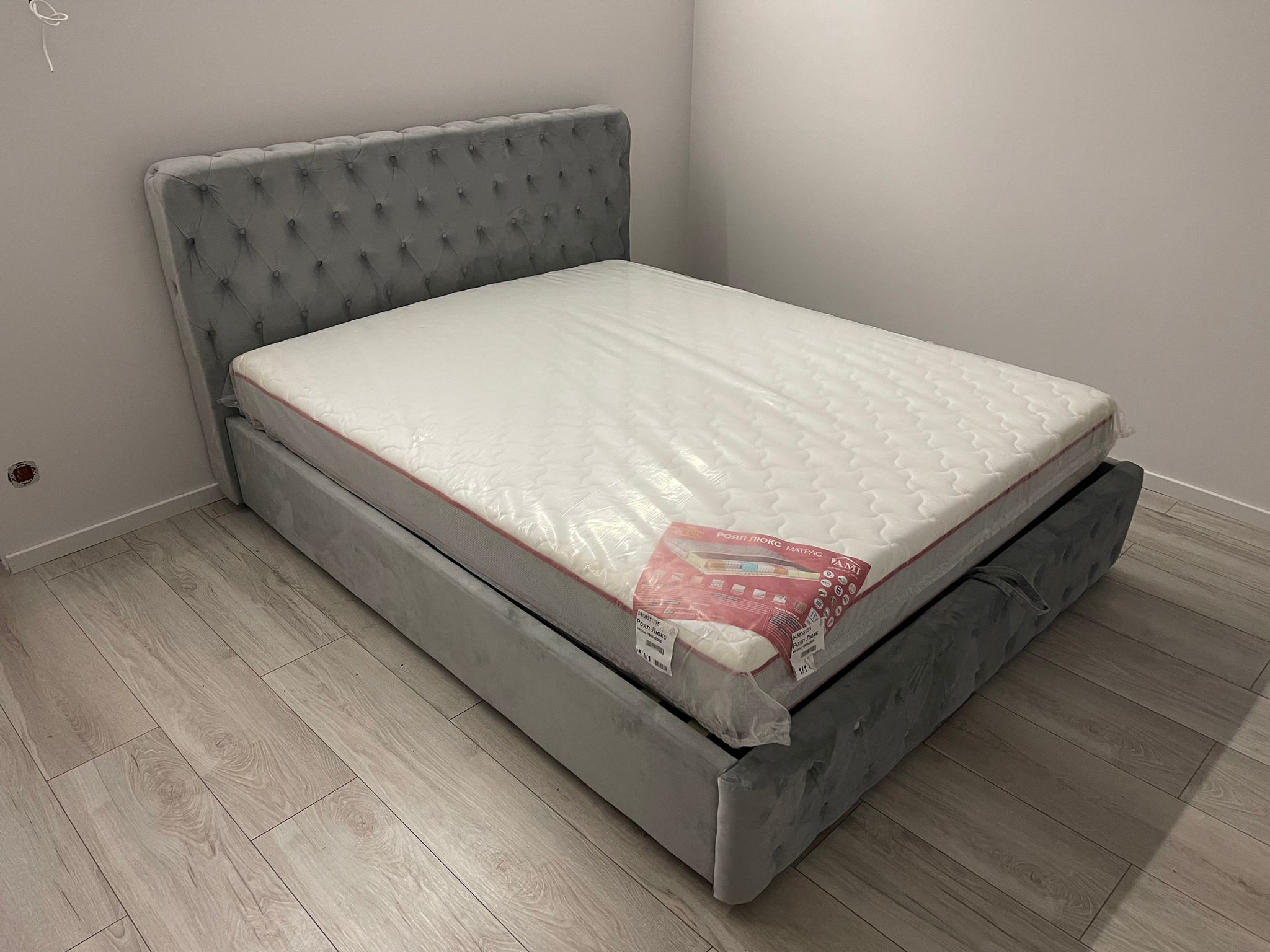 Gulta Belinda ar veļās kasti - Image 2