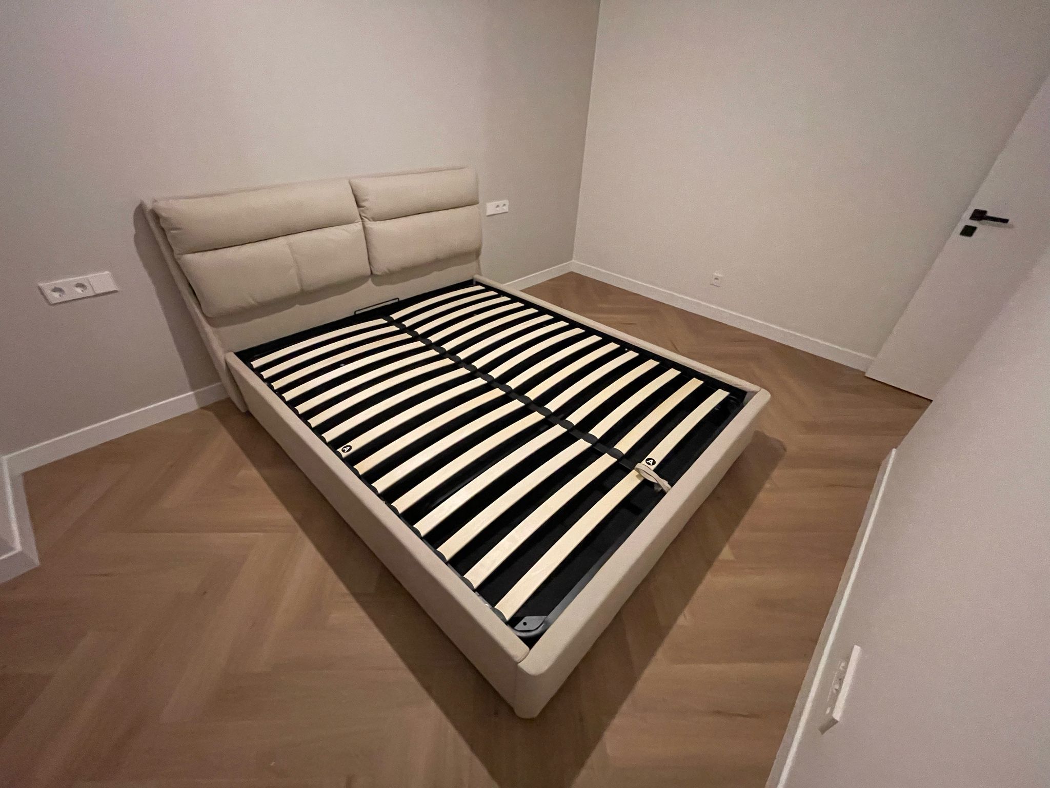 Gulta ar veļas kasti Aurora - Image 3